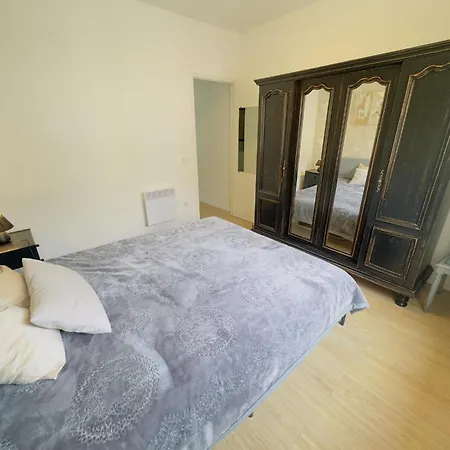 Eugeni Apartment *